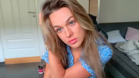 mmminnie online show from 06-26-26, 11:03