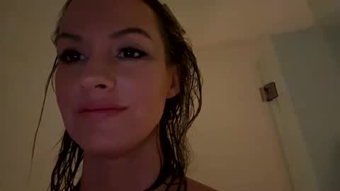 mmmmyesplease1 online show from 12-17-24, 04:00