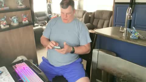 mmmthatsfunnn online show from 03-18-26, 06:22