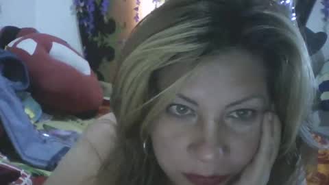 Snapshot of mmsexymm84 chatting on 02-19-25, 07:05 mmsexymm84 online show from 02-19-25, 07:05