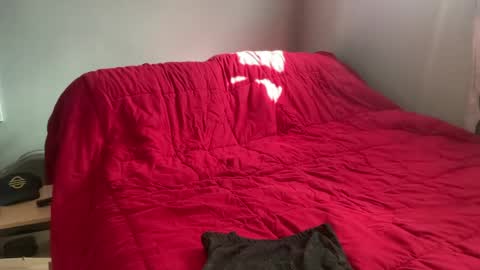 MNTuiLa online show from 04-22-26, 03:35