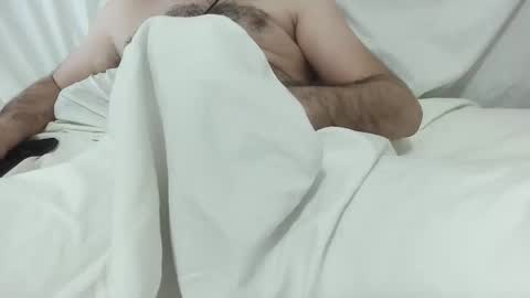 Snapshot of mo0085 chatting on 01-09-26, 11:46 Laith online show from 01-09-26, 11:46