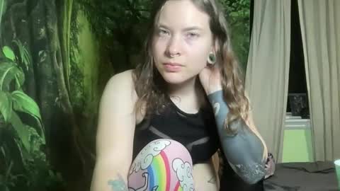 Snapshot of mo0n_goddess chatting on 01-19-26, 03:32 Misty online show from 01-19-26, 03:32