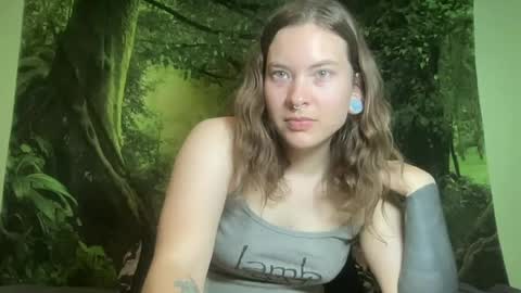 Snapshot of mo0n_goddess chatting on 06-22-26, 03:36 Misty online show from 06-22-26, 03:36