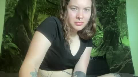 Snapshot of mo0n_goddess chatting on 06-26-26, 03:11 Misty online show from 06-26-26, 03:11