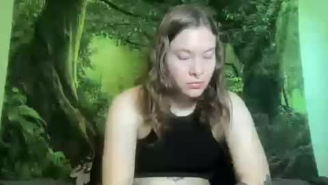 Snapshot of mo0n_goddess chatting on 07-01-26, 12:01 Misty online show from 07-01-26, 12:01