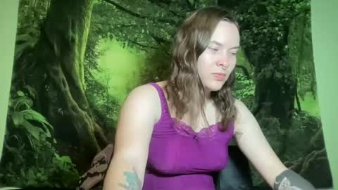 Snapshot of mo0n_goddess chatting on 07-07-26, 06:47 Misty online show from 07-07-26, 06:47