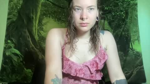 Snapshot of mo0n_goddess chatting on 07-08-26, 01:10 Misty online show from 07-08-26, 01:10