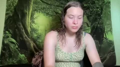 Snapshot of mo0n_goddess chatting on 07-10-26, 02:16 Misty online show from 07-10-26, 02:16