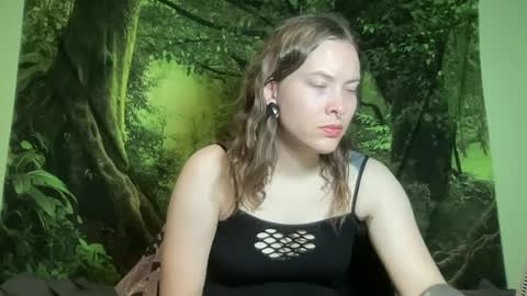 Snapshot of mo0n_goddess chatting on 07-25-26, 03:59 Misty online show from 07-25-26, 03:59