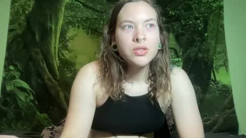 Snapshot of mo0n_goddess chatting on 07-31-26, 05:07 Misty online show from 07-31-26, 05:07