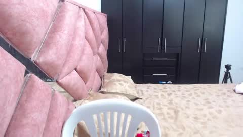 Catalina online show from 04-23-26, 03:30