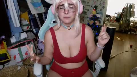 Snapshot of mochi_rainbow chatting on 12-30-24, 08:58 The Mochi Rainbow Variety Show online show from 12-30-24, 08:58