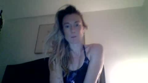 Snapshot of mockingbirds91 chatting on 04-22-26, 02:47 mockingbirds91 online show from 04-22-26, 02:47