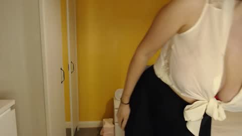 Mockingjay3001 online show from 10-29-25, 05:25