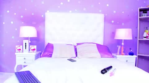 Snapshot of models_sophia chatting on 01-17-25, 07:38 Sophia online show from 01-17-25, 07:38