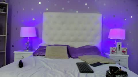 Snapshot of models_sophia chatting on 02-03-25, 07:21 Sophia online show from 02-03-25, 07:21