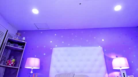 Snapshot of models_sophia chatting on 02-07-25, 06:56 Sophia online show from 02-07-25, 06:56