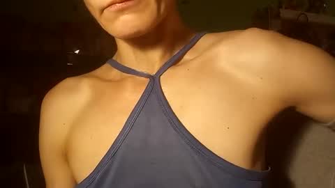 Snapshot of mohawkred chatting on 06-05-26, 01:34 MohawkRed online show from 06-05-26, 01:34