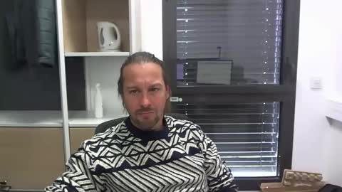 Julien online show from 11-25-25, 11:32