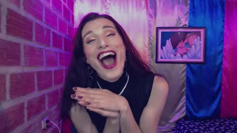 Snapshot of moira_hot chatting on 11-26-25, 10:33 moira_hot online show from 11-26-25, 10:33