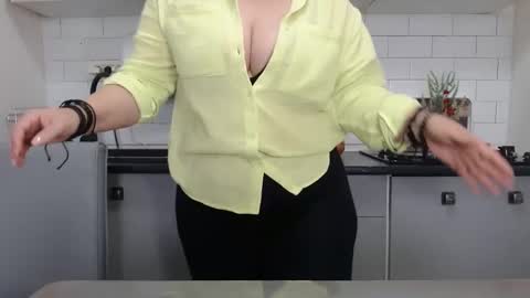 erika online show from 02-06-25, 10:26