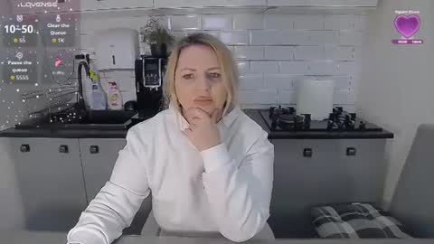 erika online show from 03-04-26, 09:15