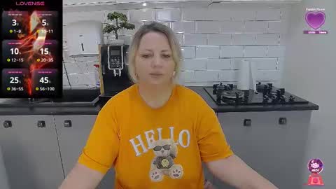 Snapshot of mojjo_erika chatting on 06-10-26, 06:56 erika online show from 06-10-26, 06:56
