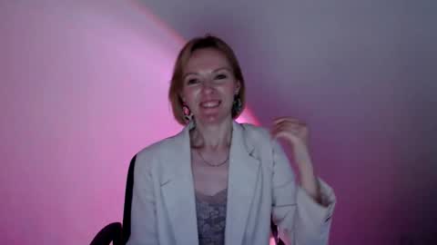 mollilove online show from 05-20-26, 07:58