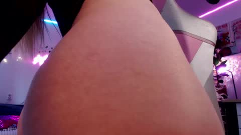    online show from 04-24-26, 03:09