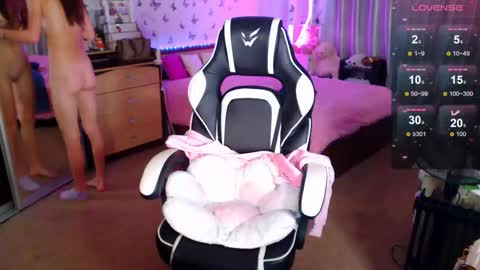 Molly Prvt is open online show from 09-15-25, 11:21