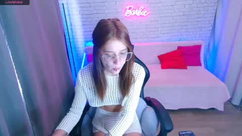 Snapshot of molly_barbie chatting on 05-22-26, 02:30 Molly Prvt is open online show from 05-22-26, 02:30