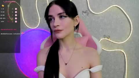 Snapshot of molly_crystall chatting on 05-12-26, 02:52 Molly - online show from 05-12-26, 02:52