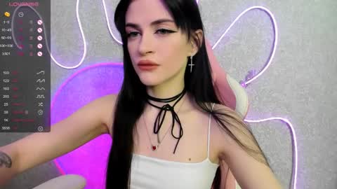 Snapshot of molly_crystall chatting on 05-23-26, 03:01 Molly - online show from 05-23-26, 03:01