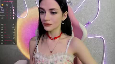 Snapshot of molly_crystall chatting on 05-31-26, 03:26 Molly - online show from 05-31-26, 03:26