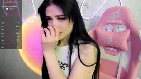Snapshot of molly_crystall chatting on 06-09-26, 03:18 Molly - online show from 06-09-26, 03:18