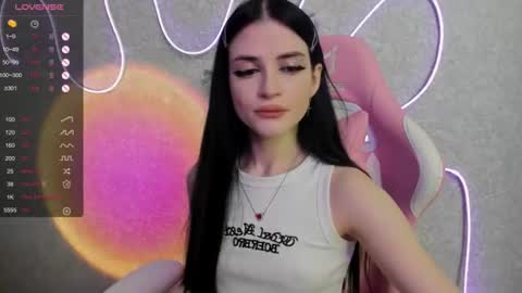 Snapshot of molly_crystall chatting on 06-29-26, 03:57 Molly - online show from 06-29-26, 03:57