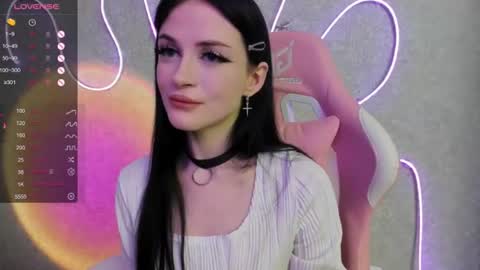 Snapshot of molly_crystall chatting on 07-23-26, 03:59 Molly - online show from 07-23-26, 03:59