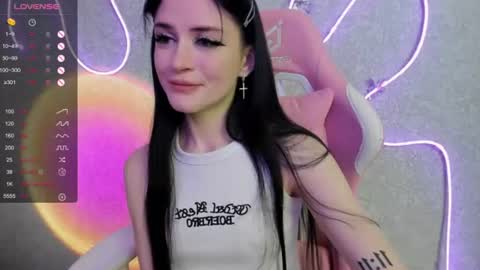 Snapshot of molly_crystall chatting on 07-27-26, 02:18 Molly - online show from 07-27-26, 02:18