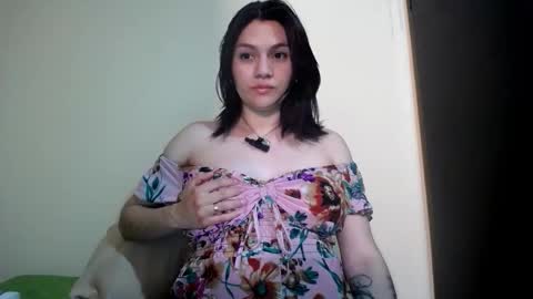 Snapshot of molly_fragance chatting on 10-30-25, 06:52 Molly online show from 10-30-25, 06:52