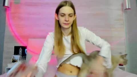 Molly Hunt online show from 01-12-26, 05:45