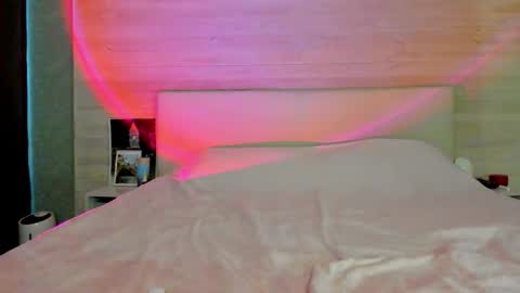 Molly Hunt online show from 02-21-26, 04:24