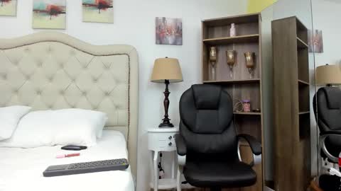 Snapshot of molly_madisson0 chatting on 02-23-26, 12:13 molly_madisson0 online show from 02-23-26, 12:13