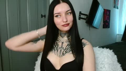 Lina online show from 06-05-26, 09:37