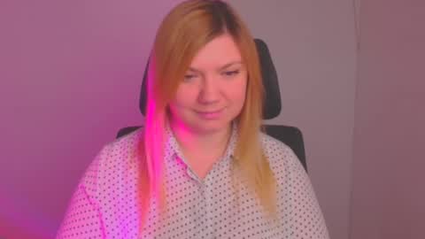 Molly online show from 02-03-25, 12:14