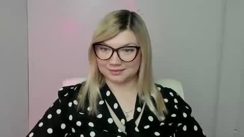 Molly online show from 10-09-25, 06:06