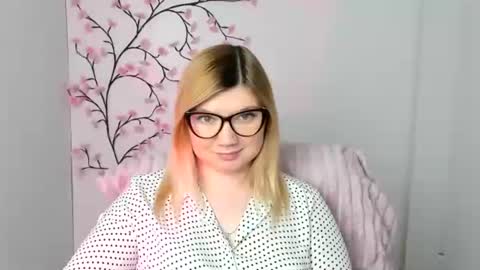 Molly online show from 02-01-26, 12:37