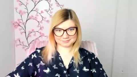 Molly online show from 02-22-26, 12:47