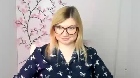 Molly online show from 03-19-26, 12:53