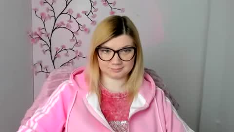 Snapshot of molly_moree chatting on 05-02-26, 11:37 Molly online show from 05-02-26, 11:37